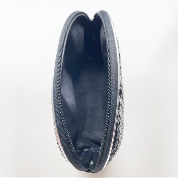 🛍3/$20 Black Sequins Pouch - Picture 6 of 6